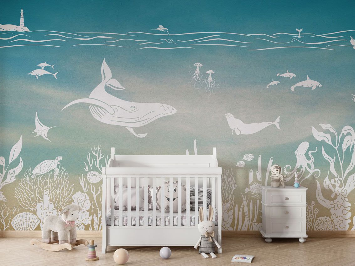 Ѕиден мурал во сина боја со мотиви од море, кој одлично се комбинира со бел детски мебел.